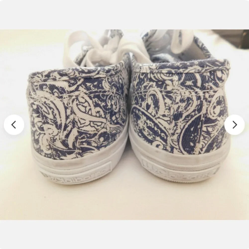 LIZ CLAIBORNE Women’s Sneakers Paisley Size 7 M Canvas Preowned Nice